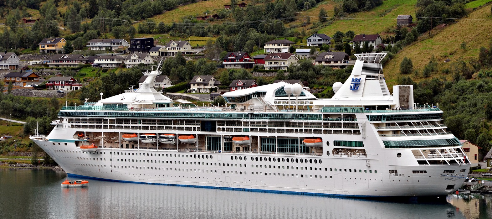 El Vision of the Seas en los Fiordos Noruegos CRUCEROS VISION OF THE SEAS MEDITERRANEO 2015 OFERTAS CRUCEROS ROYAL CARIBBEAN 2015 MEDITERRANEO BARCELONA CRUISES
